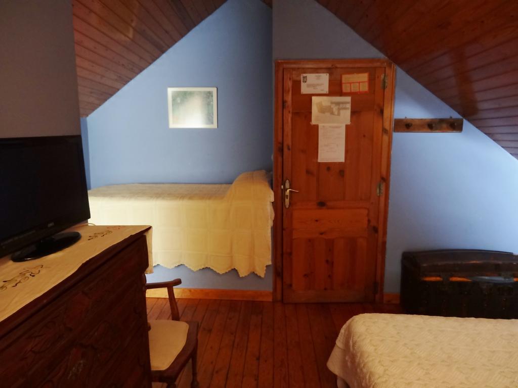 ホテル Hostal Casa Laplaza サン・ファン・デ・プラン 部屋 写真