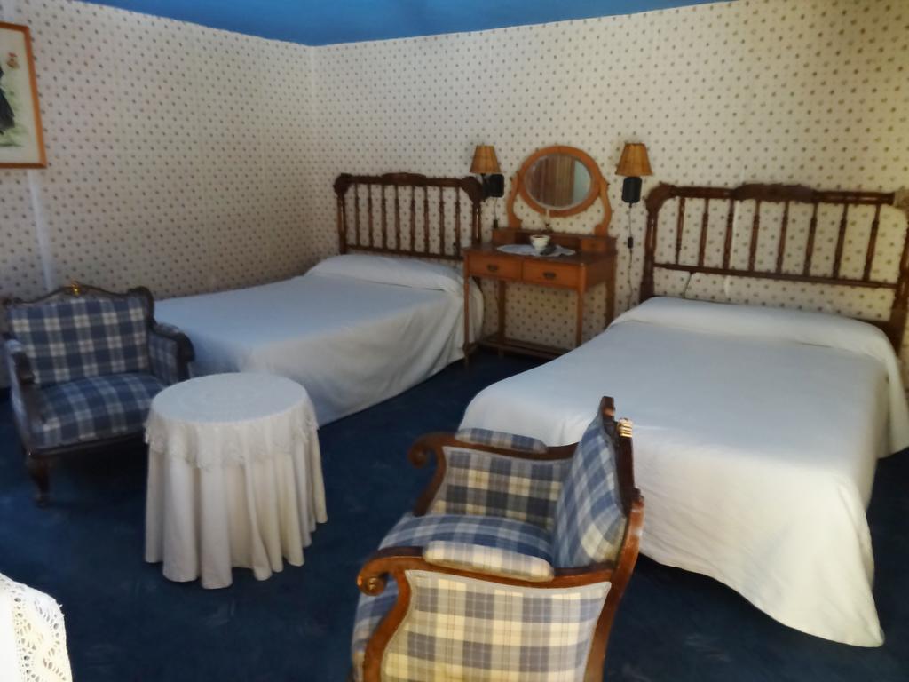 ホテル Hostal Casa Laplaza サン・ファン・デ・プラン 部屋 写真