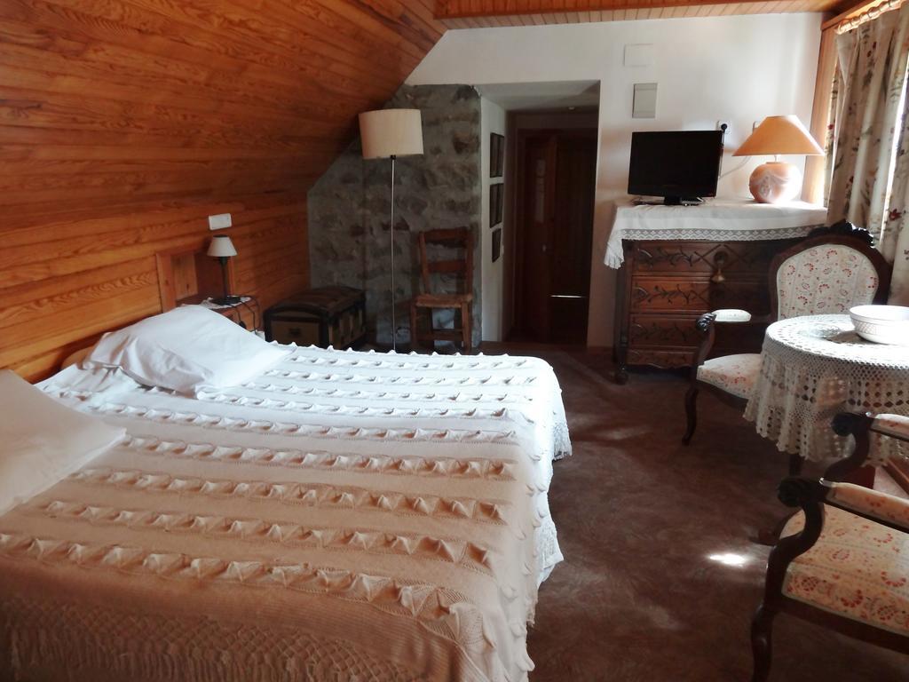 ホテル Hostal Casa Laplaza サン・ファン・デ・プラン 部屋 写真