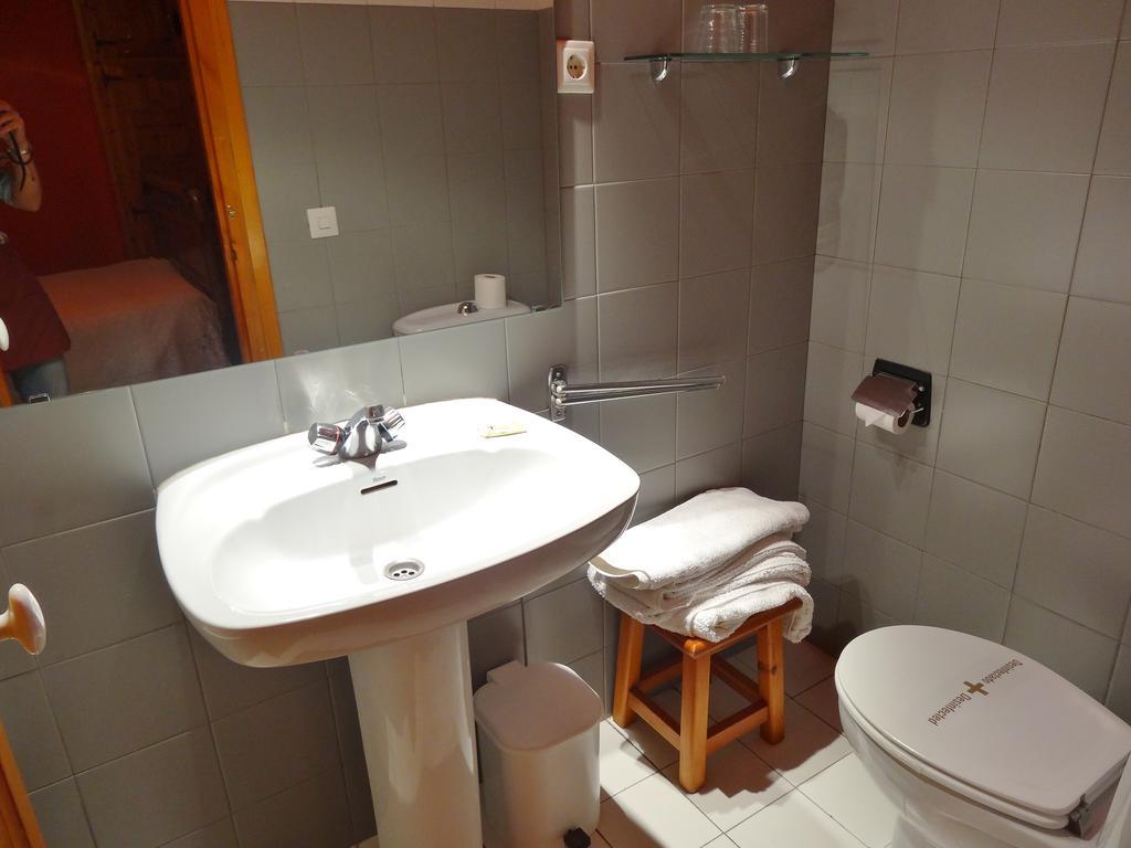ホテル Hostal Casa Laplaza サン・ファン・デ・プラン 部屋 写真
