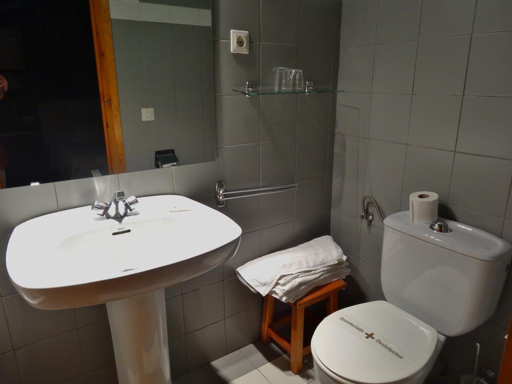 ホテル Hostal Casa Laplaza サン・ファン・デ・プラン 部屋 写真